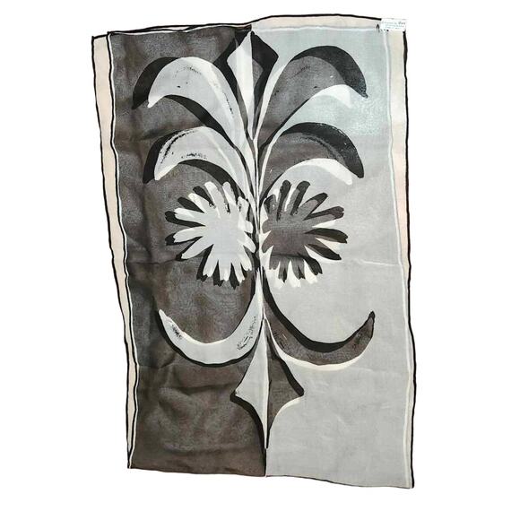 Vtg Vera Neumann Signed Black & White Silk Chiffon Oblong Scarf Rolled Edges EUC - Picture 7 of 9